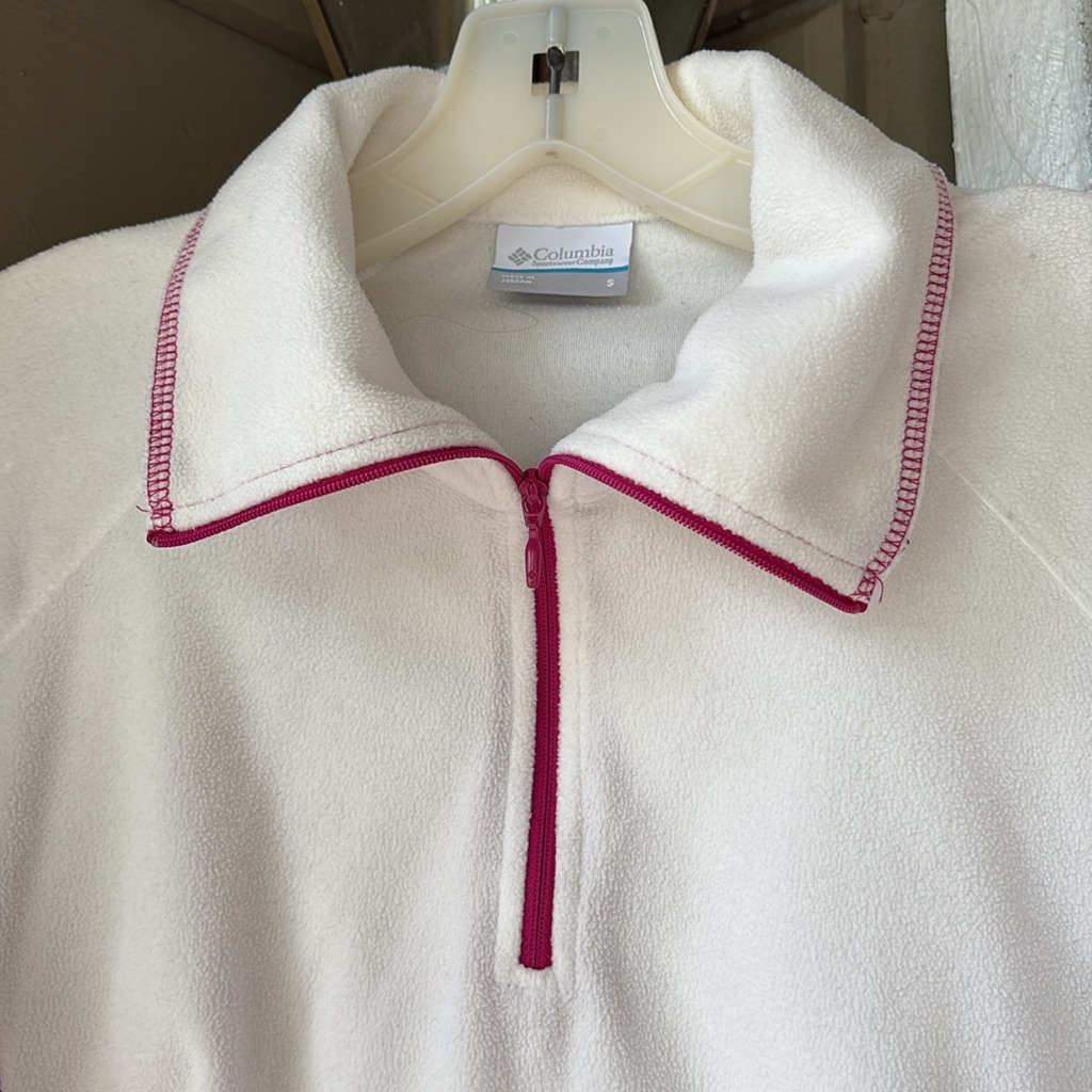 Columbia Women's White Zip Fleece With Pink Trim. Tiny Flaw- See Photo. Sz S
